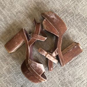 Zara Pink Velvet Platform Heels// Size 9